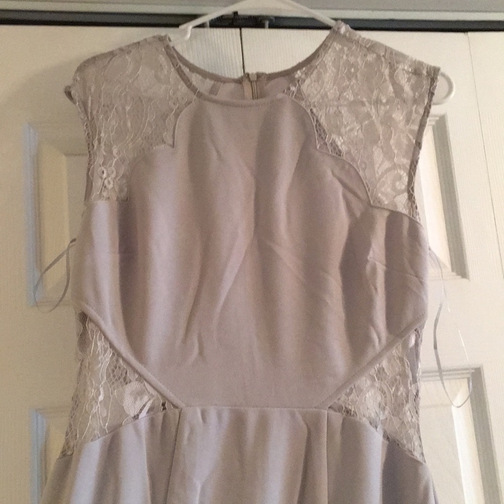 Grey lace detail dress!